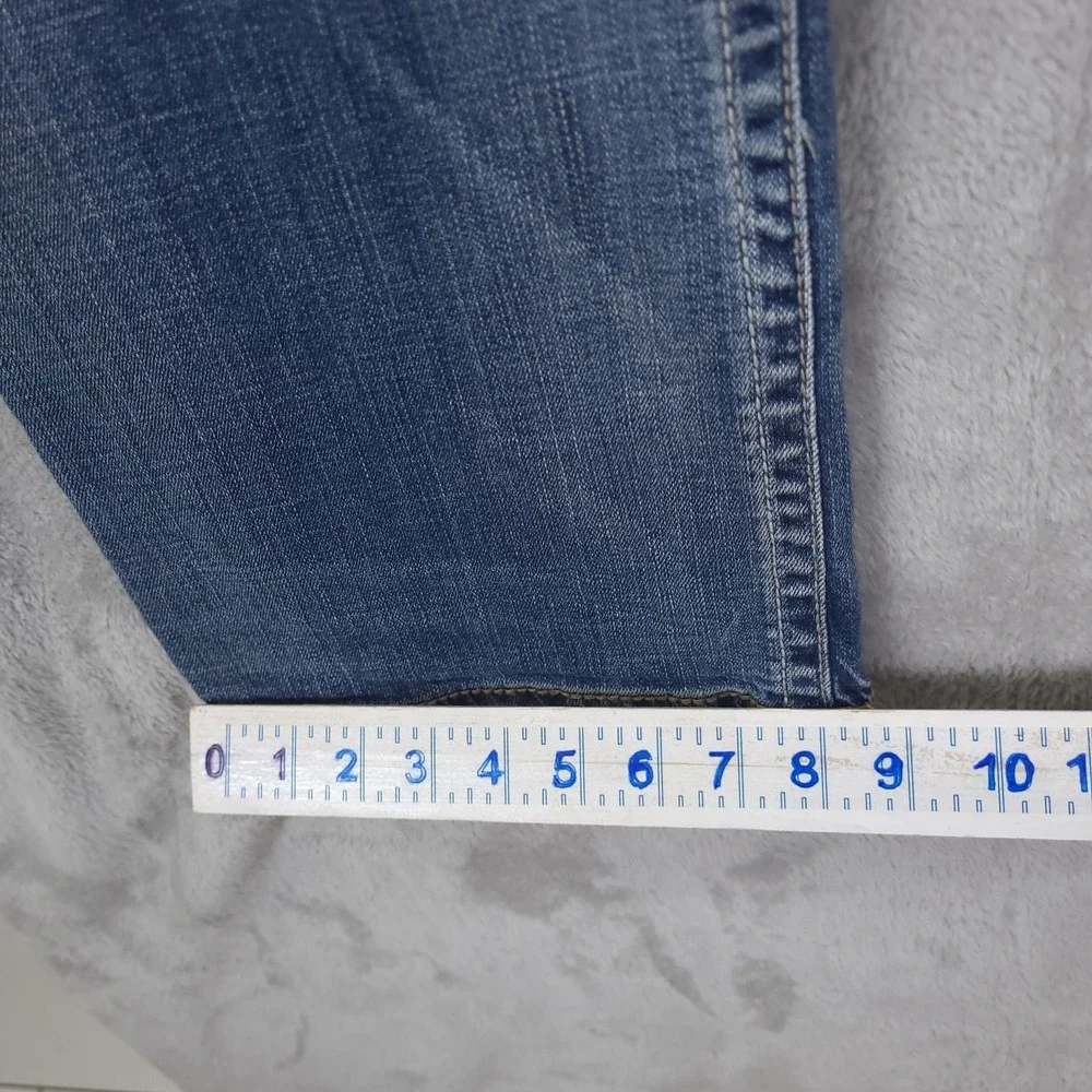 Silver Jeans photos returns